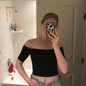Wilfred Free Black off the shoulder crop top